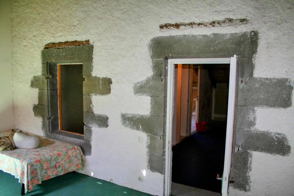 Cœur de village, cœur à prendre : une bâtisse de 560 m² cherche projet ambitieux.