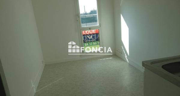 Location Studio 13.82 m² - Le Mée-sur-seine 77350