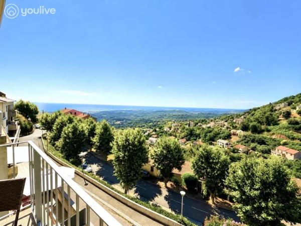 Appartement T2 Meublé – Dernier étage avec ascenseur – Vue mer & montagne – Garage et parking