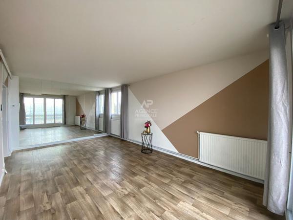 Appartement Pontoise 4 pièce(s) 88.91 m2 Loyer 1 390 €/mois charges comprises **  - Référence  MG11213