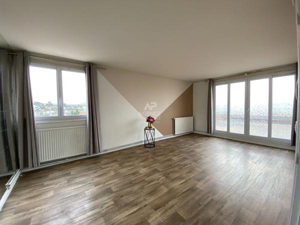 Appartement Pontoise 4 pièce(s) 88.91 m2 Loyer 1 390 €/mois charges comprises **  - Référence  MG11213