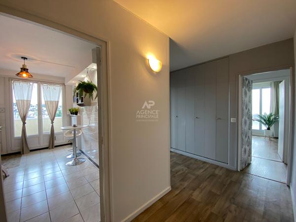 Appartement Pontoise 4 pièce(s) 88.91 m2 Loyer 1 390 €/mois charges comprises **  - Référence  MG11213