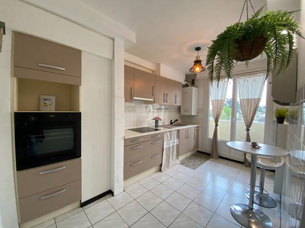 Appartement Pontoise 4 pièce(s) 88.91 m2 Loyer 1 390 €/mois charges comprises **  - Référence  MG11213