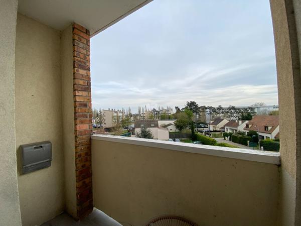 Appartement Pontoise 4 pièce(s) 88.91 m2 Loyer 1 390 €/mois charges comprises **  - Référence  MG11213