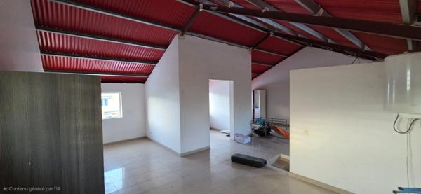 SAINT ANDRE (97440) - Grande maison T5 de surface totale de 197.50 m² + 2 appartements T2, sur terrain de 568 m²