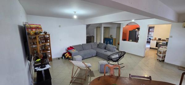 SAINT ANDRE (97440) - Grande maison T5 de surface totale de 197.50 m² + 2 appartements T2, sur terrain de 568 m²