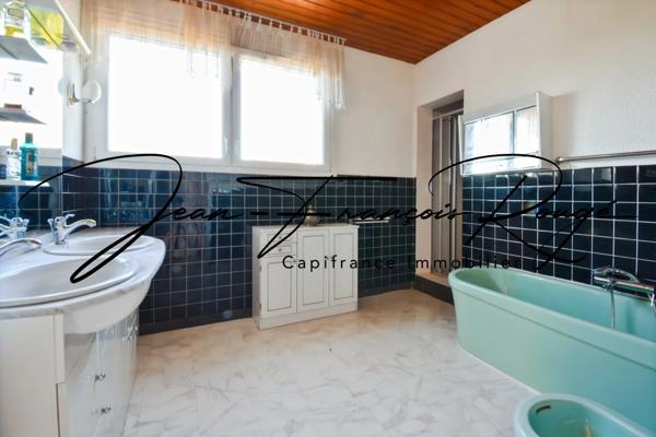 Agon-Coutainville, villa de 156 m² avec deux logements intérieurs et du terrain constructible !!!