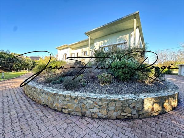 Agon-Coutainville, villa de 156 m² avec deux logements intérieurs et du terrain constructible !!!