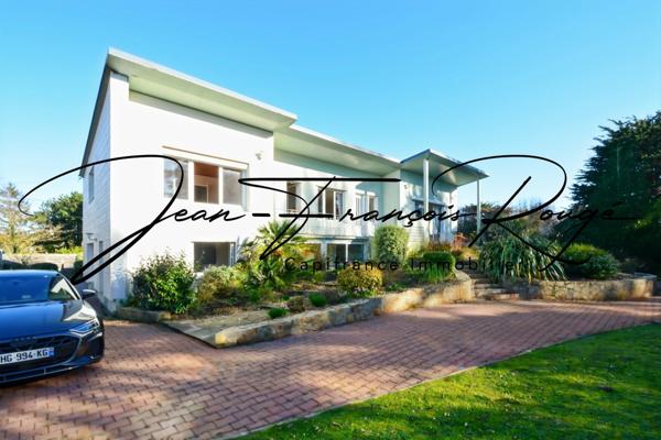 Agon-Coutainville, villa de 156 m² avec deux logements intérieurs et du terrain constructible !!!