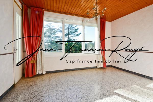 Agon-Coutainville, villa de 156 m² avec deux logements intérieurs et du terrain constructible !!!