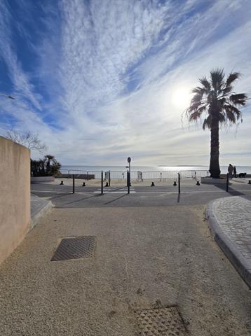 LE LAVANDOU – À DEUX PAS DE LA PLAGE : VOTRE RESTAURANT DE RÊVE VOUS ATTEND !