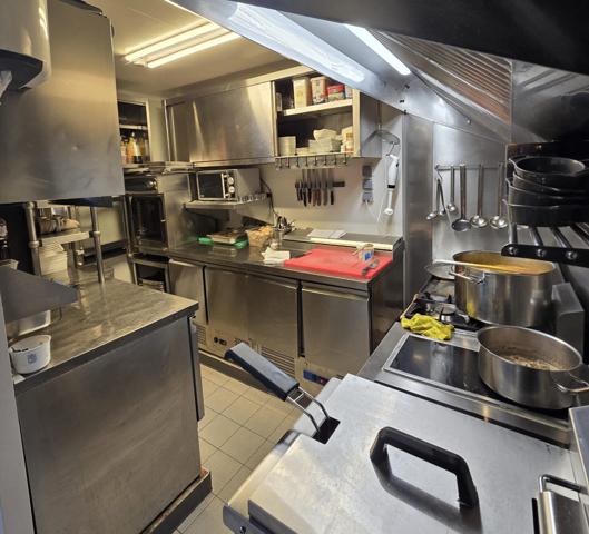 LE LAVANDOU – À DEUX PAS DE LA PLAGE : VOTRE RESTAURANT DE RÊVE VOUS ATTEND !