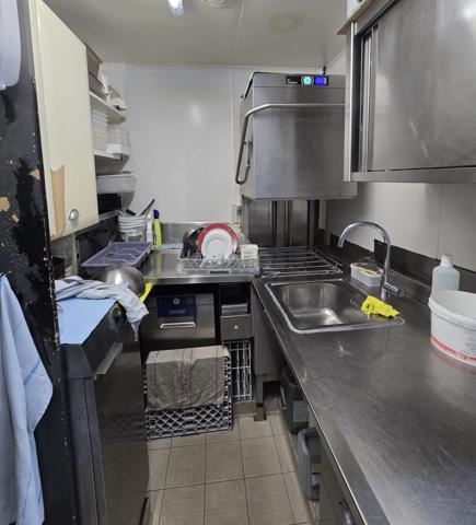 LE LAVANDOU – À DEUX PAS DE LA PLAGE : VOTRE RESTAURANT DE RÊVE VOUS ATTEND !