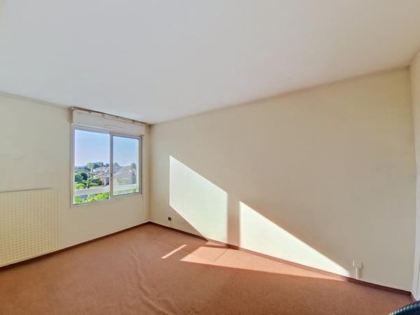 Appartement T3 69 m² proximité future ligne C Bonnefoy