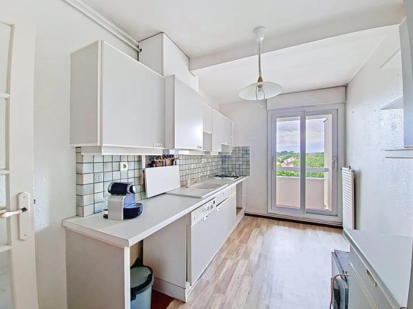 Appartement T3 69 m² proximité future ligne C Bonnefoy