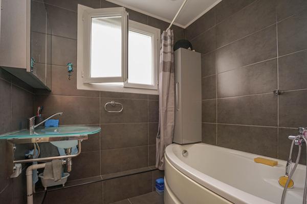 APPARTEMENT T4 rénové - Dernier étage - Vue Pyrénées - Pau Est - Allées de Morlàas