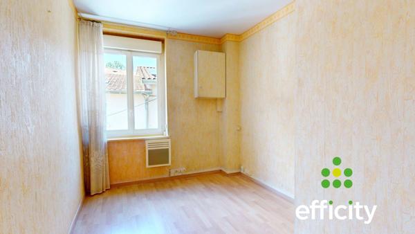 Appartement
         2 pièces
        - 29 m² 150 000 € *