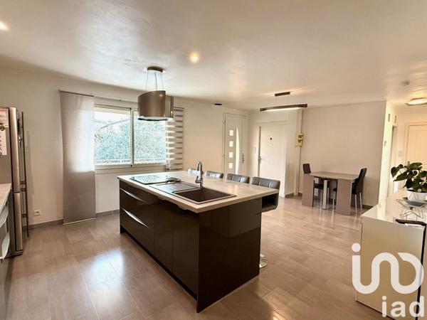 Maison 6 pièces de 100 m² à Bollène (84500)