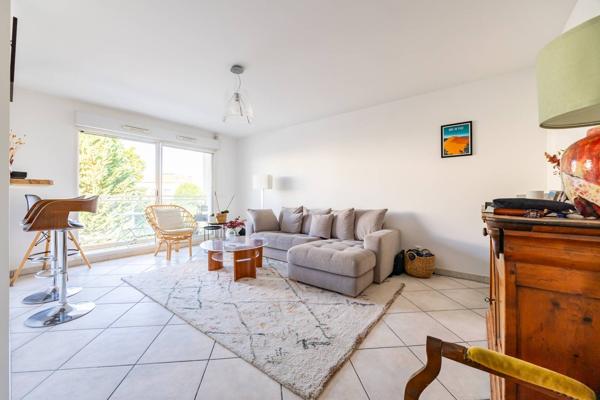 Appartement 3 pièces 2 chambres avec ascenseur Bordeaux Croix Blanche