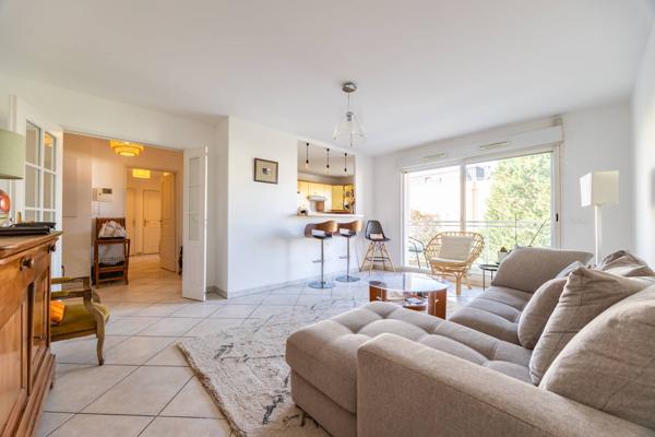 Appartement 3 pièces 2 chambres avec ascenseur Bordeaux Croix Blanche