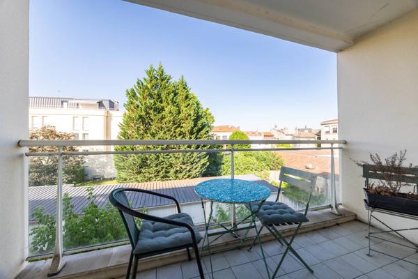 Appartement 3 pièces 2 chambres avec ascenseur Bordeaux Croix Blanche