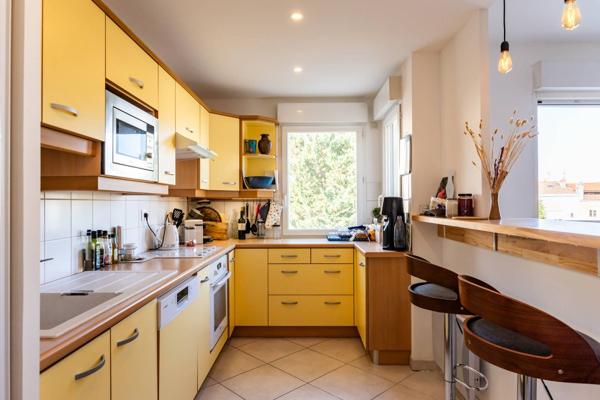 Appartement 3 pièces 2 chambres avec ascenseur Bordeaux Croix Blanche