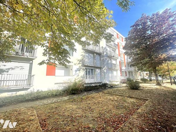 A VENDRE - REZE - Chateau - Au RDC - Appartement T4 d'env 72.44m² avec balcon et cave