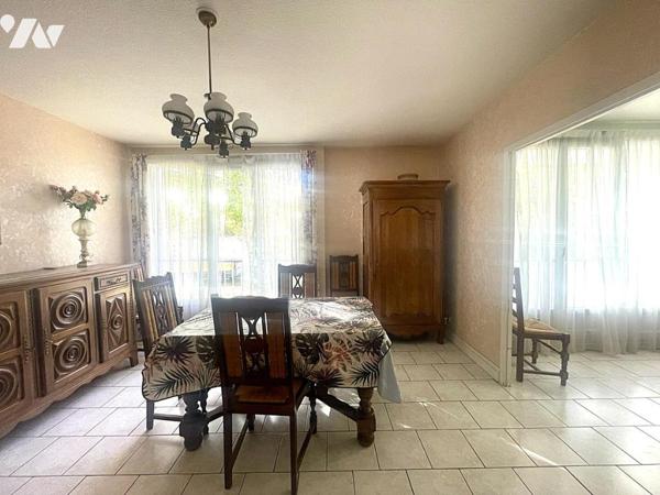 A VENDRE - REZE - Chateau - Au RDC - Appartement T4 d'env 72.44m² avec balcon et cave