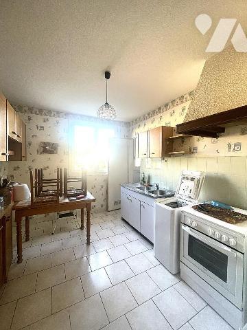 A VENDRE - REZE - Chateau - Au RDC - Appartement T4 d'env 72.44m² avec balcon et cave