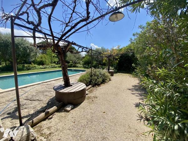 Villa en bord de Sorgue à L'ISLE-SUR-LA-SORGUE