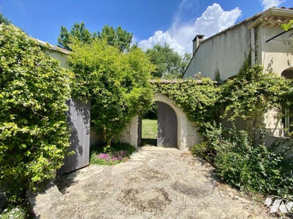 Villa en bord de Sorgue à L'ISLE-SUR-LA-SORGUE