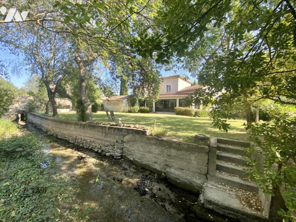 Villa en bord de Sorgue à L'ISLE-SUR-LA-SORGUE