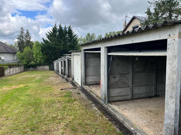 Stationnement à louer  •  12 m2 Bourges