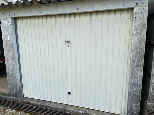 Stationnement à louer  •  12 m2 Bourges