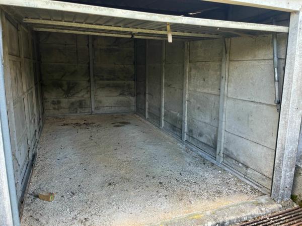 Stationnement à louer  •  12 m2 Bourges