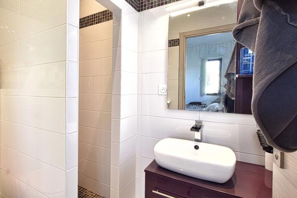 Villa d’exception : lumière, élégance et prestations haut de gamme