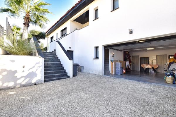 Villa d’exception : lumière, élégance et prestations haut de gamme