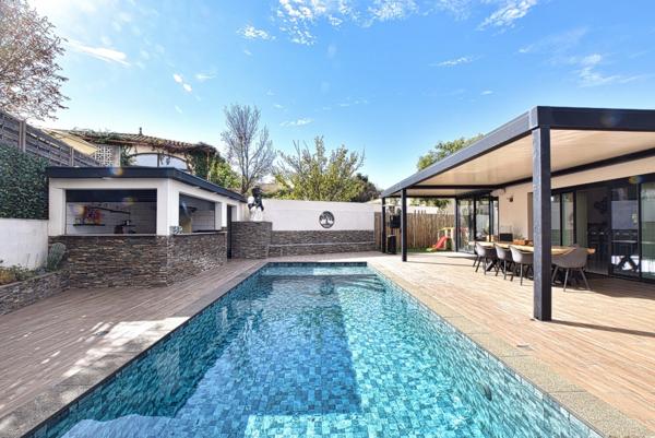 Villa d’exception : lumière, élégance et prestations haut de gamme