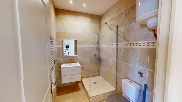 Appartement à vendre |                                       Marseille 11 |                                        1 pièce  |  31 m²