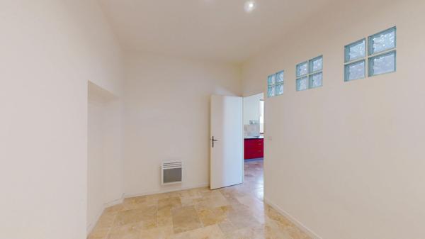 Appartement à vendre |                                       Marseille 11 |                                        1 pièce  |  31 m²