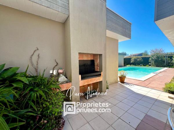 SUPERBE MAISON D'ARCHITECTE À LALANDE DE FRONSAC