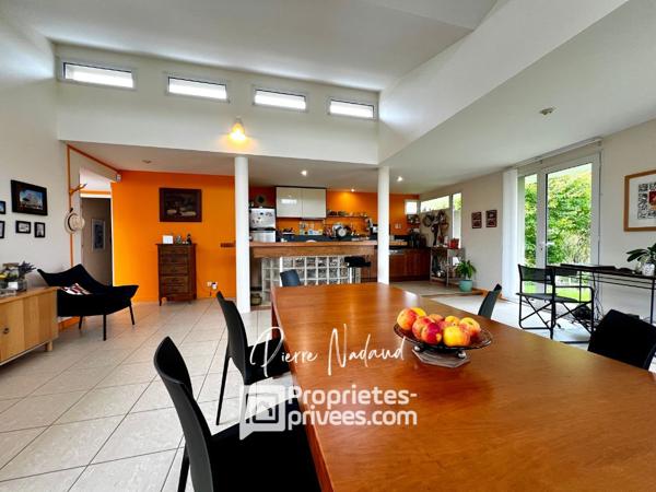 SUPERBE MAISON D'ARCHITECTE À LALANDE DE FRONSAC