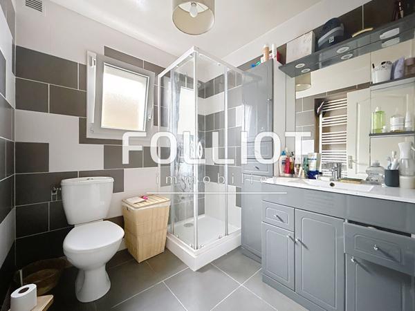 Maison familiale de 7 pièces à vendre à Longueville - Confort et tranquillité assurés