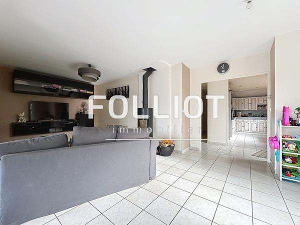 Maison familiale de 7 pièces à vendre à Longueville - Confort et tranquillité assurés