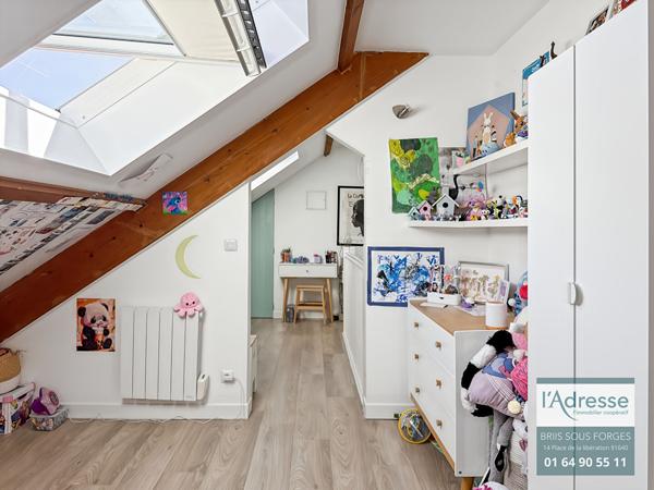 APPARTEMENT 3P EN DUPLEX 70m² AU SOL A FORGES LES BAINS EN PARFAIT ETAT
