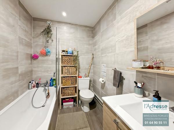 APPARTEMENT 3P EN DUPLEX 70m² AU SOL A FORGES LES BAINS EN PARFAIT ETAT