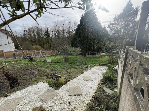 Terrain à Batir à vendre à Saint-Aubin-des-Préaux dans la Manche (50380), ref : VT601-50026