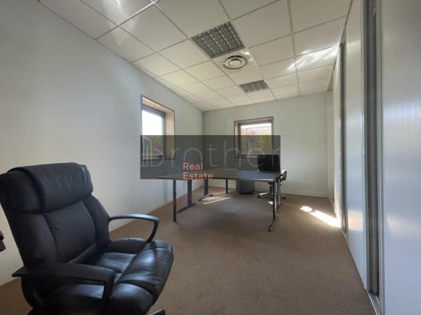 Bureau de 395 m² à louer à Bordeaux Lac - Bruges