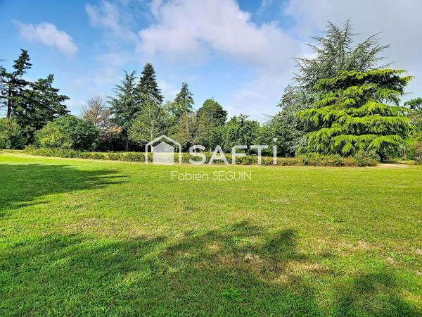 Une vie de plain-pied au calme et au cœur d'un  parc arboré de 7813 m2