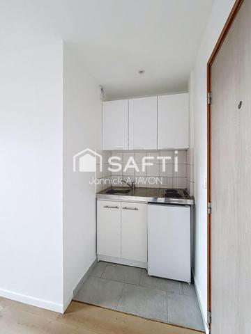 Studio de 2014 proche du métro Robespierre (ligne 9)